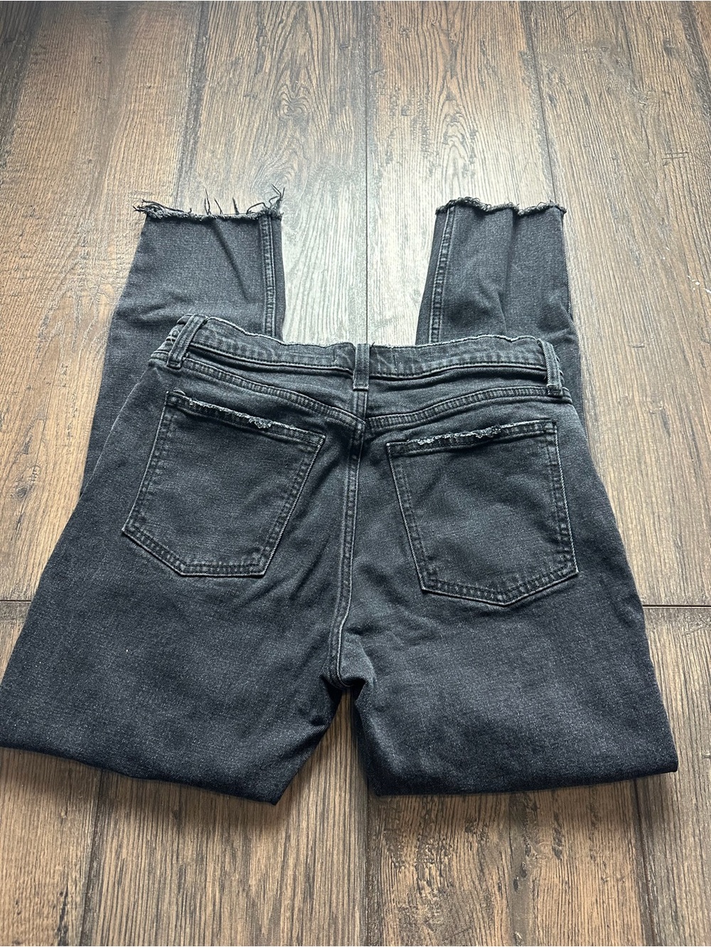 Abercrombie & Fitch Women's Skinny Black Frayed Hem Jeans - Picture 3 of 4